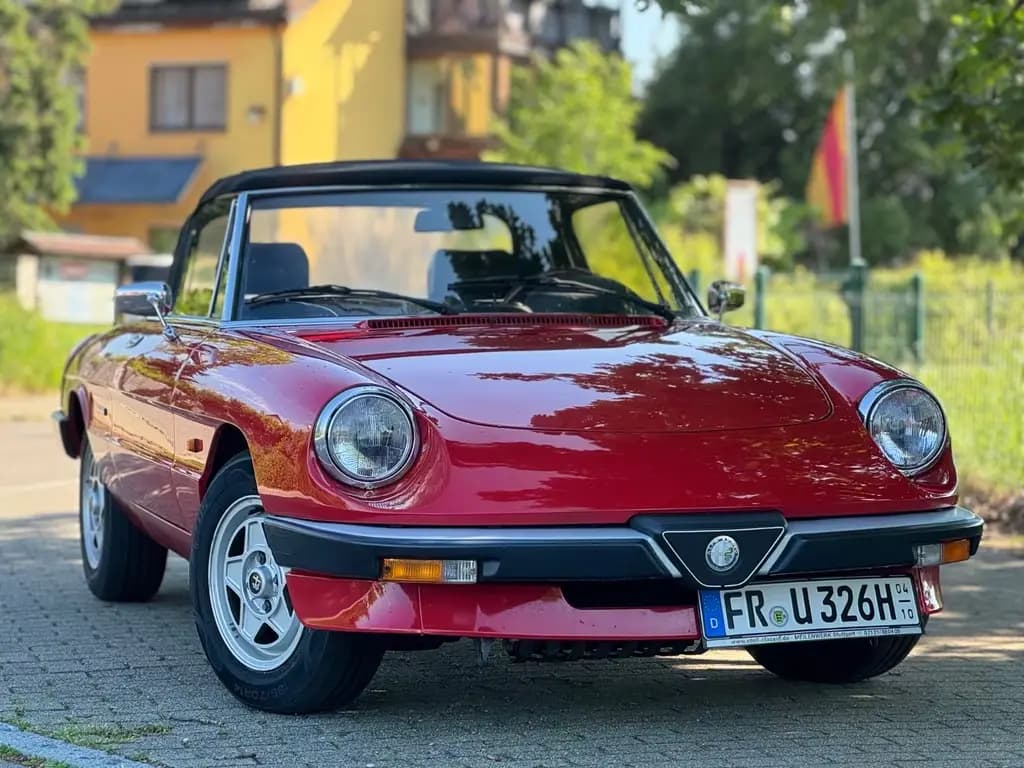 Main__Slider__Photo:Alfa Romeo Spider 2.0 03/1989-0