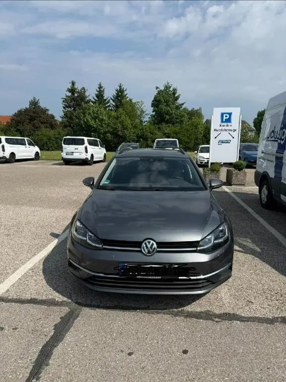 Main__Slider__Photo:Volkswagen Golf VII Variant United Start-Stopp 06/2020-0