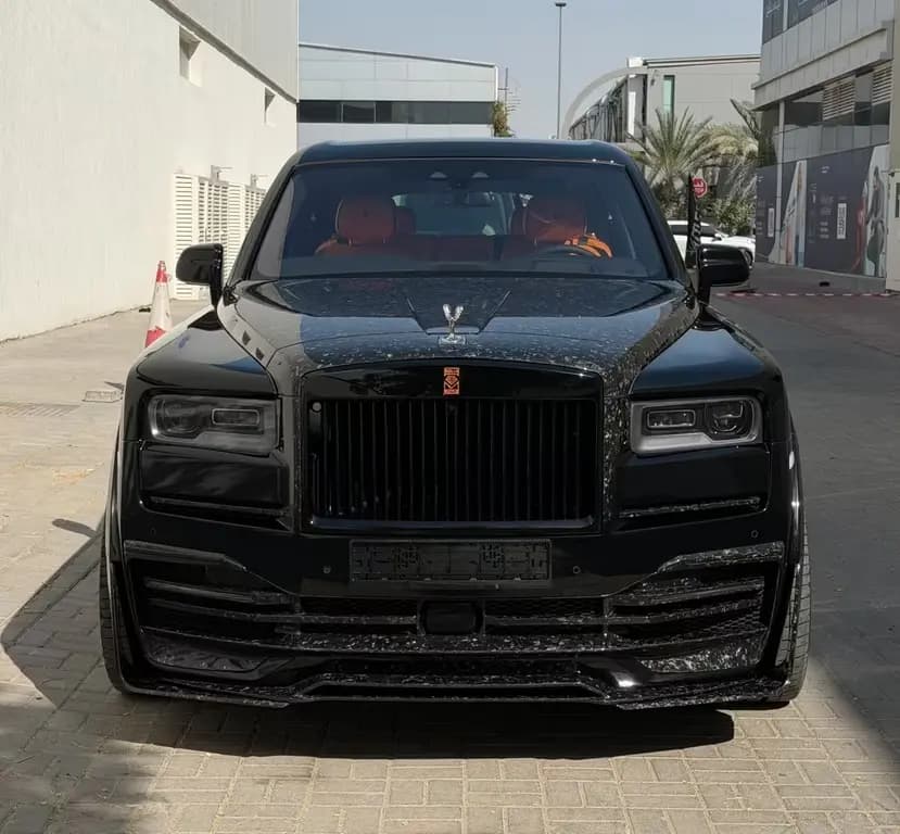 Main__Slider__Photo:Rolls-Royce Cullinan Onyx Concept null-0