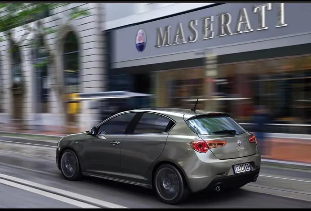 Main__Slider__Photo:Alfa Romeo Giulietta 1.8 TBi 16V Quadrifoglio Verde Qua... 06/2012-0