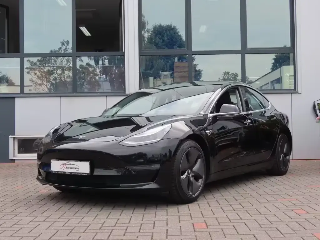 Main__Slider__Photo:Tesla Model 3 Long Range Dual AWD 75 KWH 06/2019-1