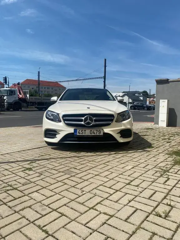 Main__Slider__Photo:Mercedes-Benz E 250 T Autom. - 05/2019-1