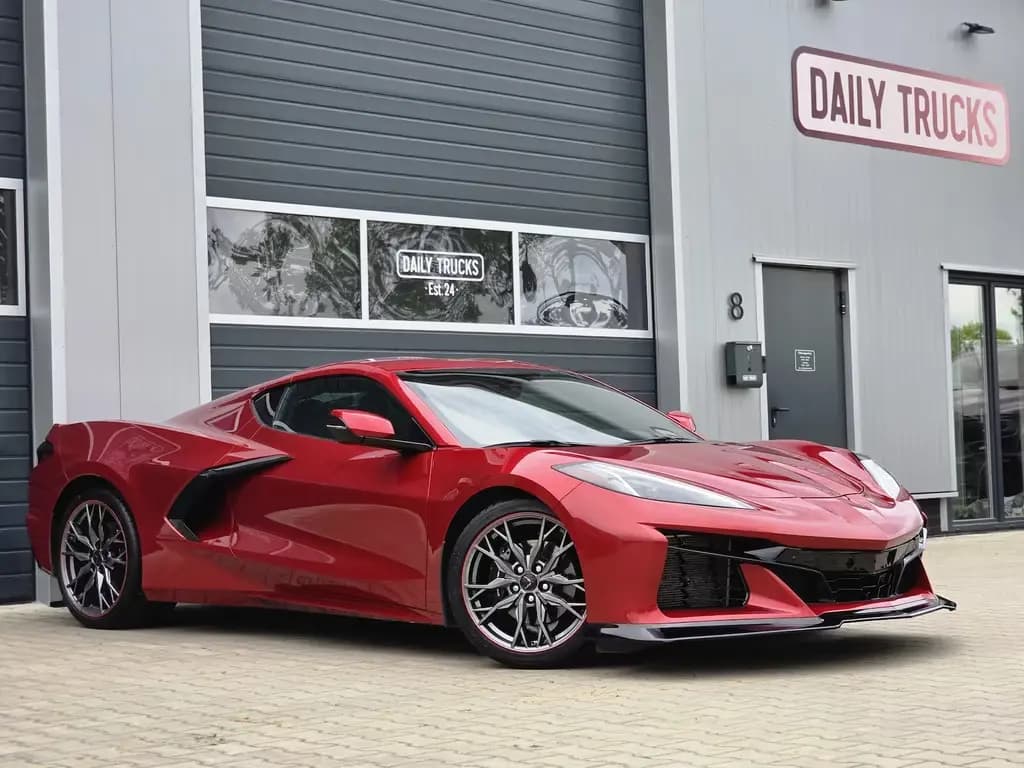 Main__Slider__Photo:Corvette C8 6.2 Stingray 2LT Coupe Bose HUD Lift Kamera 11/2021-0