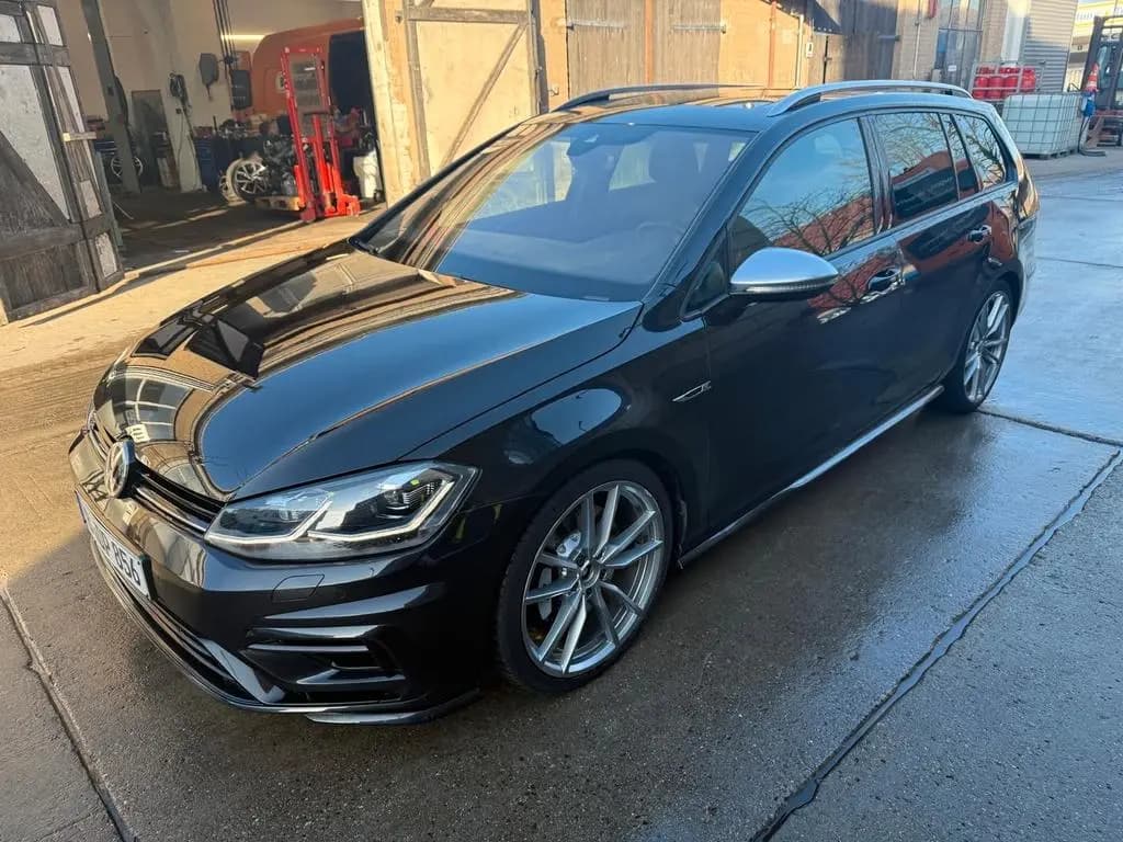 Main__Slider__Photo:Volkswagen Golf 2.0 TSI OPF DSG 4MOTION R Variant R Perfor 07/2019-0