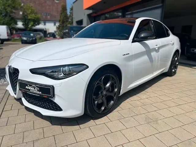 Main__Slider__Photo:Alfa Romeo Giulia 2,0 Turbo16V Veloce Q4*Pano*LED*Leder* 09/2021-0