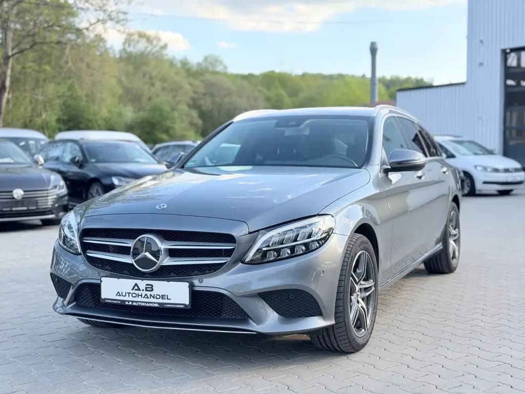 Main__Slider__Photo:Mercedes-Benz C 200 C T-Modell C 200 T Avantgarde/LED/RCAM/46.500km 01/2019-0