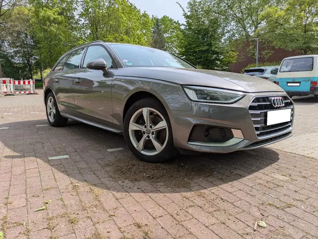 Main__Slider__Photo:Audi A4 Avant Benziner Automatik zu verkaufen 12/2019-1