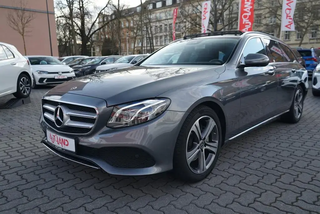 Main__Slider__Photo:Mercedes-Benz E 200 E200 T-Modell Avantgarde LED Navi 360° Panorama 03/2017-1