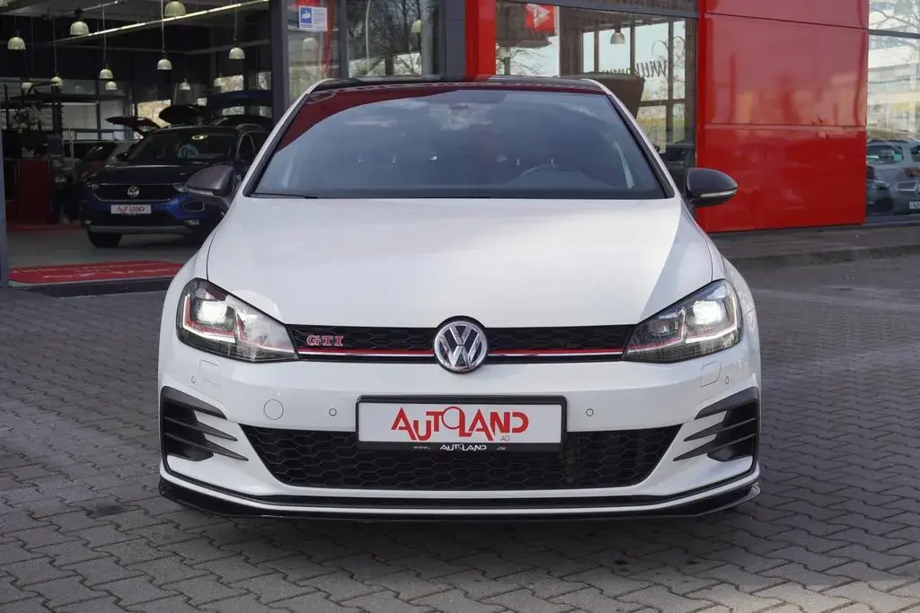 Main__Slider__Photo:Volkswagen Golf VII 2.0 16V TSI GTI TCR LED Sitzheizung B&O 06/2019-1