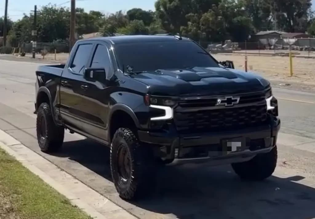 Main__Slider__Photo:Chevrolet Silverado ZR2 05/2026-0