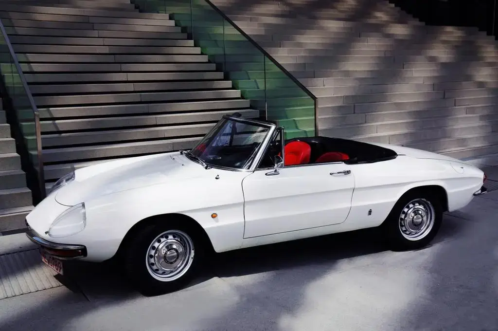 Main__Slider__Photo:Alfa Romeo Spider Duetto 1600 Veloce 09/1966-1