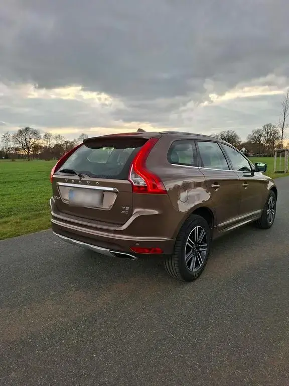 Main__Slider__Photo:Volvo XC60 T5 AWD I Geartronic Summum I Fa... 03/2017-1