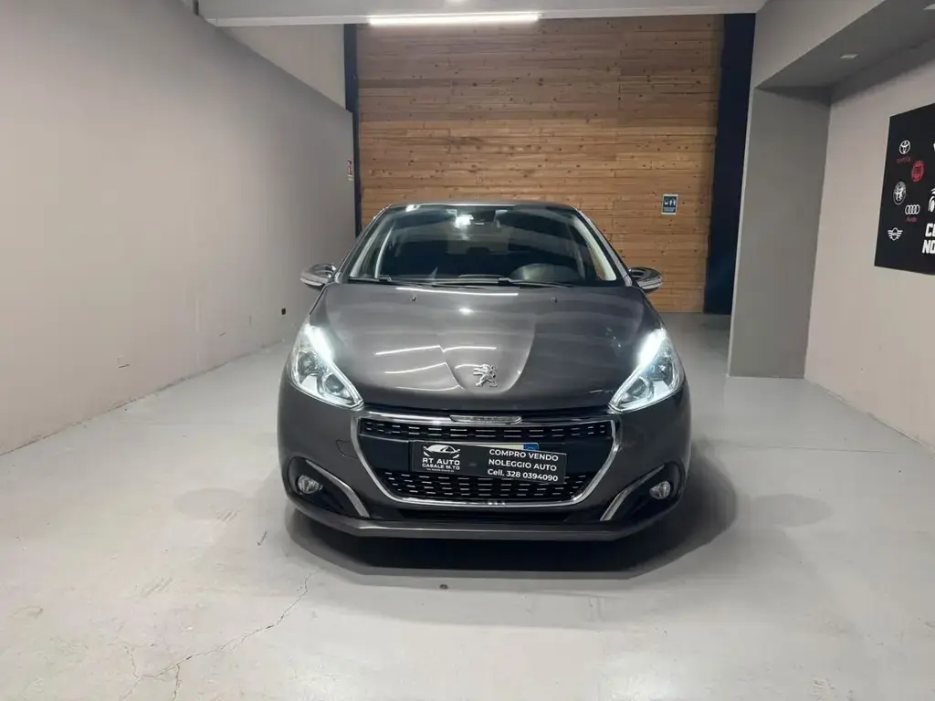 Main__Slider__Photo:Peugeot 208 BlueHDi 100 S&S 5 porte GT Line 04/2019-1