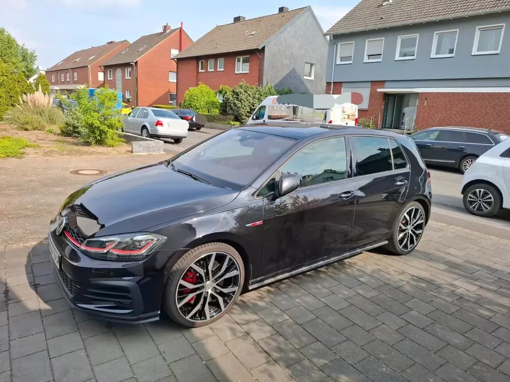 Main__Slider__Photo:Volkswagen Golf 2.0 TSI OPF DSG GTI Performance GTI Per... 02/2020-0