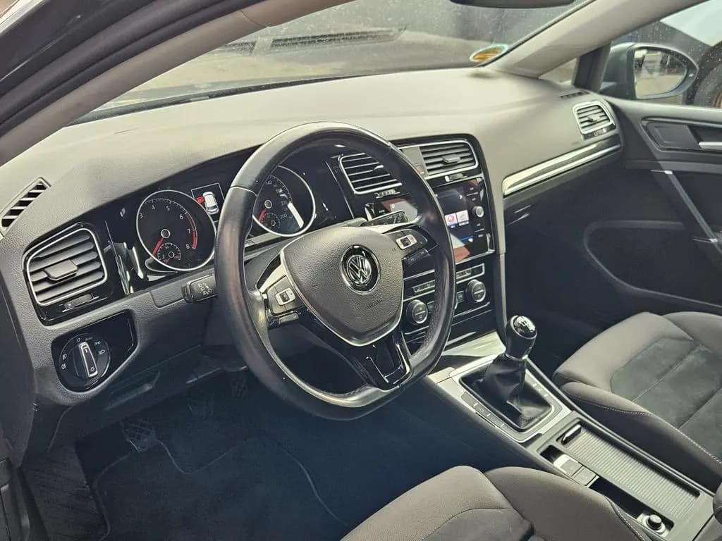 Main__Slider__Photo:Volkswagen Golf VII 1,4 Lim. Highline LED Massage ACC 04/2018-0
