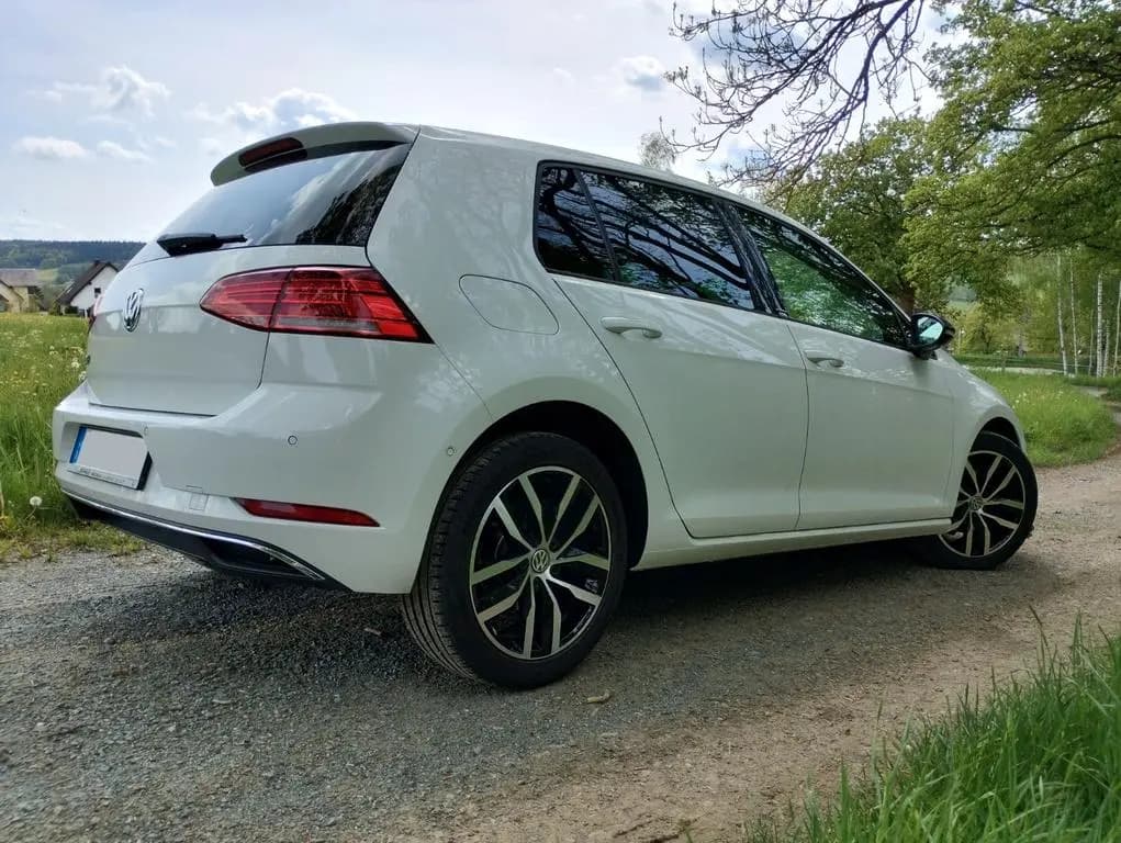 Main__Slider__Photo:Volkswagen Golf VII, LED, Navi, 8fach Alu, 1. Hand 04/2019-0