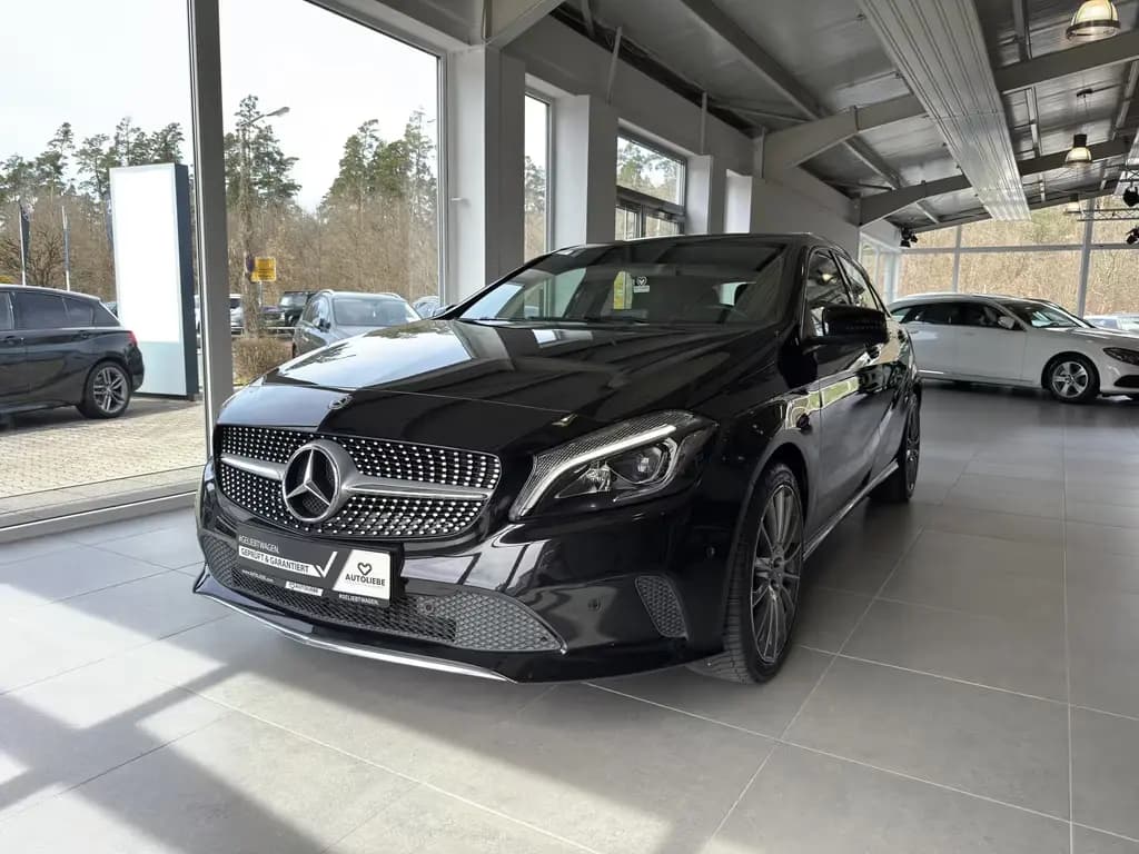 Main__Slider__Photo:Mercedes-Benz A 200 Urban LED*RFK*SHZ*PDC 11/2017-0
