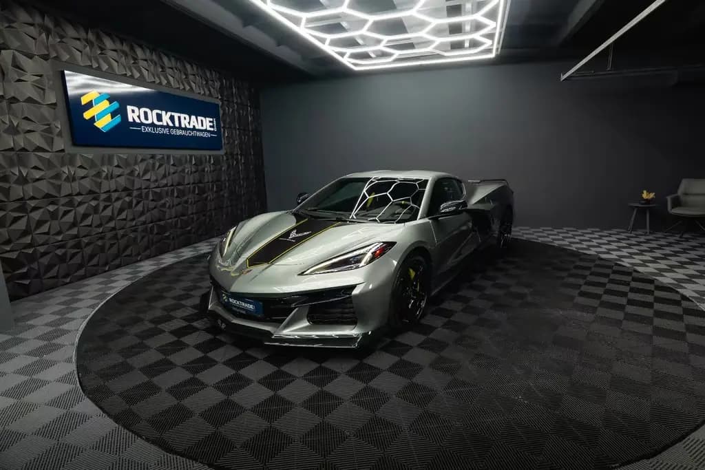 Main__Slider__Photo:Corvette C8 Stingray 3LT Targa Z51 Performa. Lift Carbon 09/2023-0