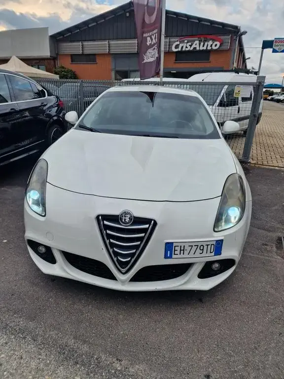 Main__Slider__Photo:Alfa Romeo Giulietta 1.4 Turbo 120 CV Distinctiv 05/2011-1