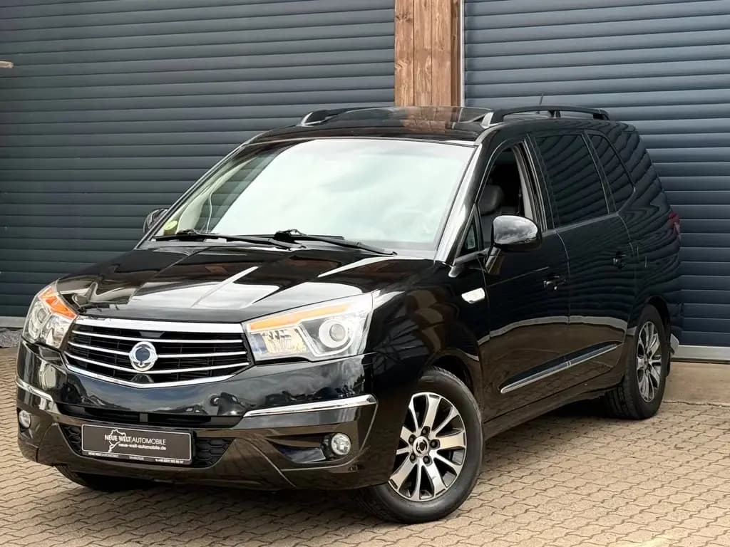 Main__Slider__Photo:Ssangyong Rodius Aut Saphire 4W/Leder/7-Sitze/SDach/SHZ/ 05/2016-0