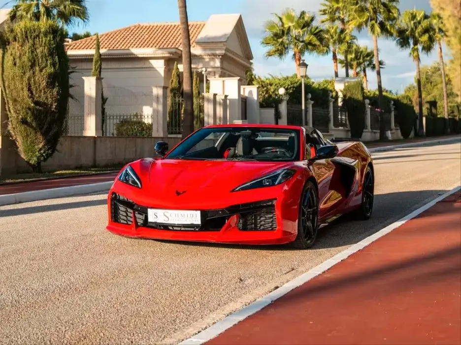 Main__Slider__Photo:Corvette C8 E-RAY Cabrio AWD null-1
