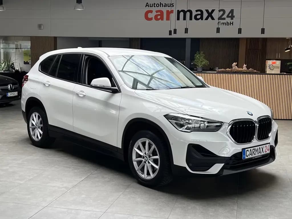 Main__Slider__Photo:BMW X1 sDrive 18i Aut. Advantage Kamera Head-Up Navi 10/2019-0