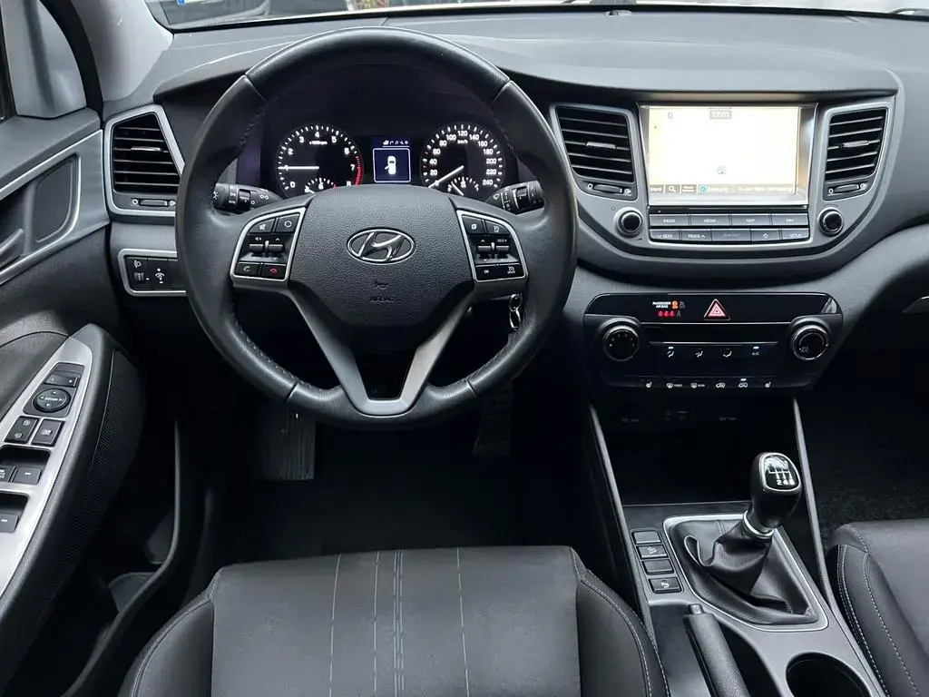 Main__Slider__Photo:Hyundai TUCSON 1.6 GDI NAVI XEN Shz Carplay Kamera 03/2018-1