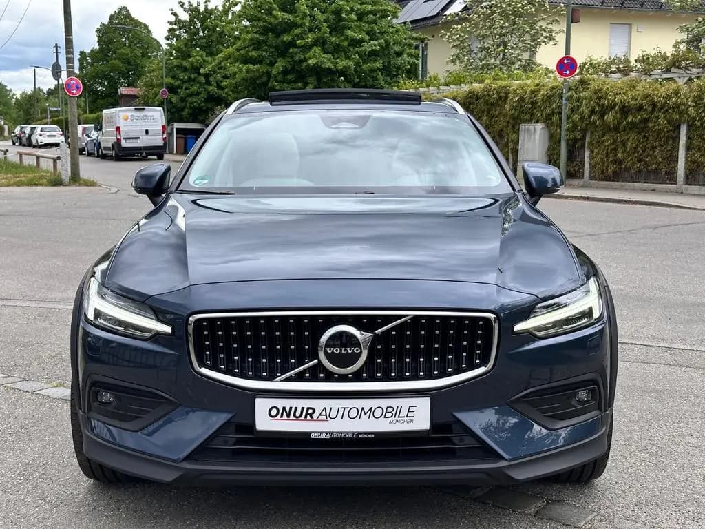 Main__Slider__Photo:Volvo V60 Cross Country Plus AWD Navi Leder Pano ACC 11/2022-0