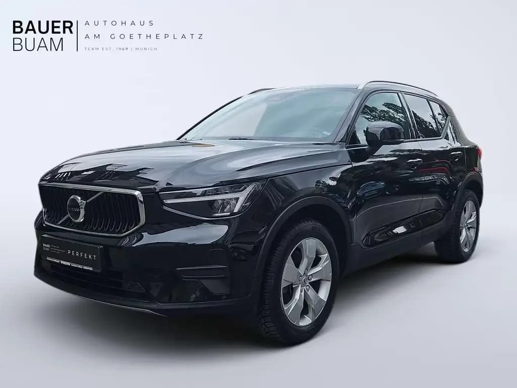 Main__Slider__Photo:Volvo XC40 Core 2WD 04/2023-0