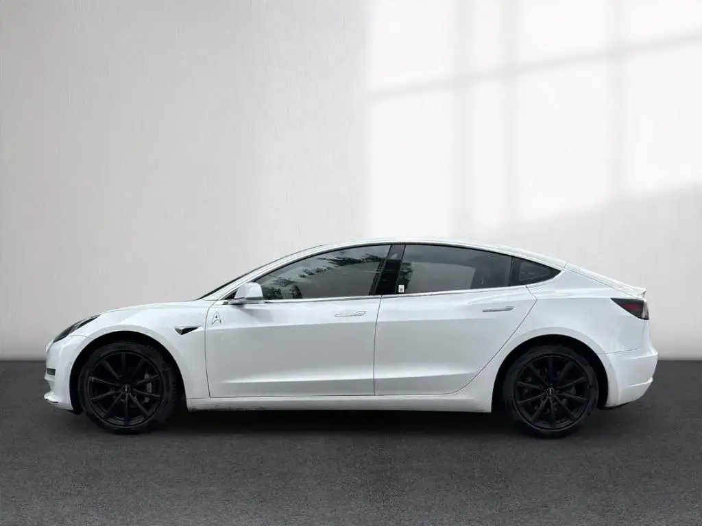 Main__Slider__Photo:Tesla Model 3 Long Range Dual 75 kWh AWD 02/2019-1