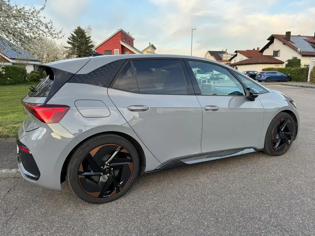 Main__Slider__Photo:Cupra Born 58 kWh 150 kW - 06/2022-1