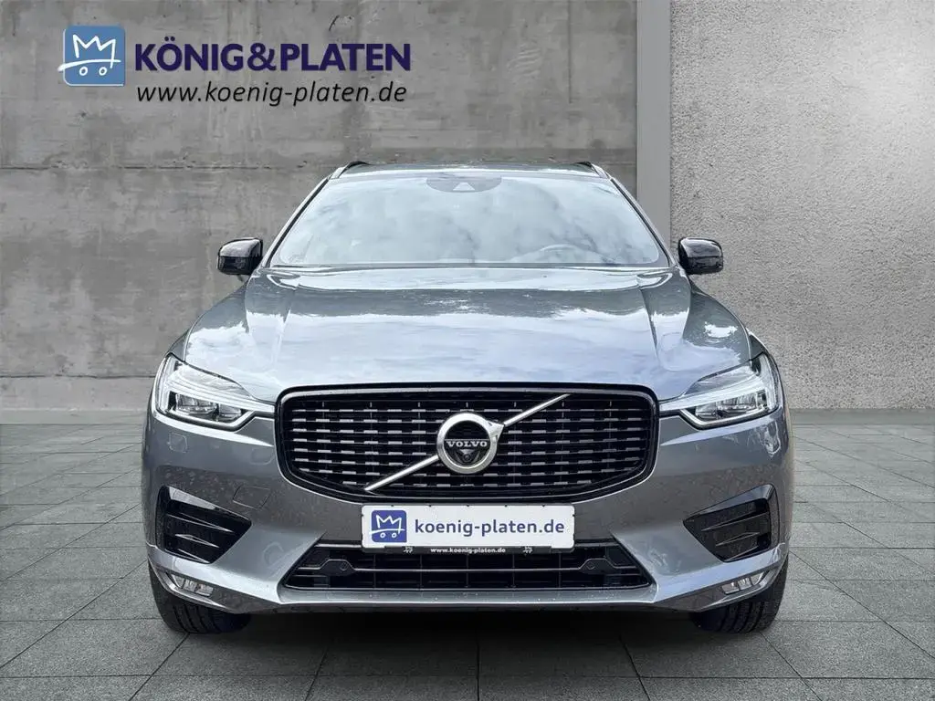 Main__Slider__Photo:Volvo XC60 B4 (Benzin) 2WD R-Design (EURO 6d) Klima 06/2021-1