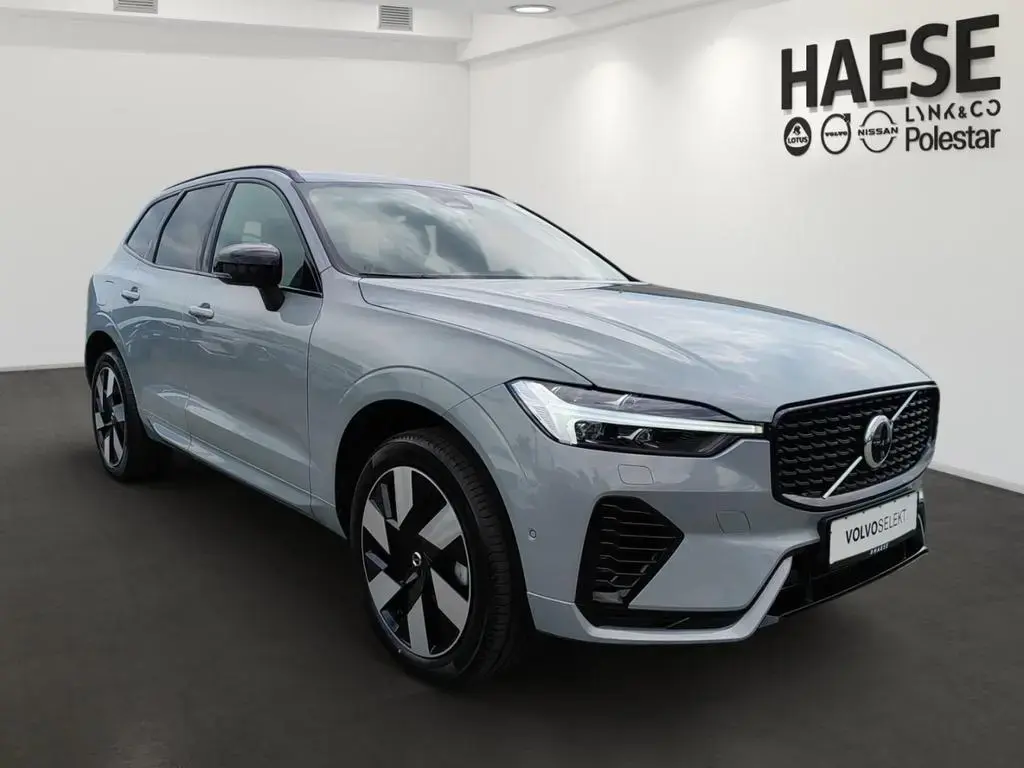 Main__Slider__Photo:Volvo XC60 T8 Plus Dark Recharge Plug-In Hybrid AWD 36 08/2025-1
