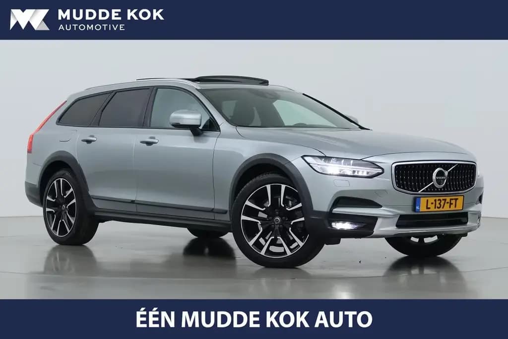 Main__Slider__Photo:Volvo V90 Cross Country T5 AWD Pro | Bowers&Wilkins | 06/2019-0
