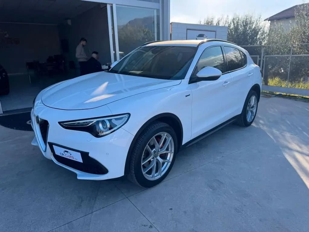 Main__Slider__Photo:Alfa Romeo Stelvio 2.2 Turbodiesel 190 CV AT8 Q4 01/2019-0