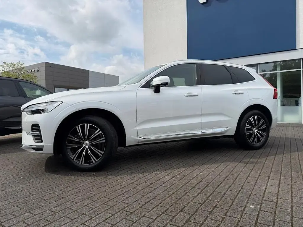 Main__Slider__Photo:Volvo XC60 B4 Inscription 2WD 03/2022-1