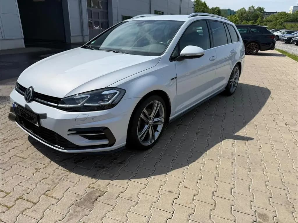 Main__Slider__Photo:Volkswagen Golf 2.0 TDI DSG Variant R-Line Paket innen auße 06/2017-0