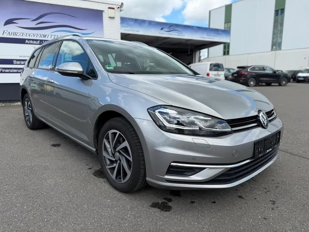 Main__Slider__Photo:Volkswagen Golf VII Variant Sound Start-Stopp 03/2018-0