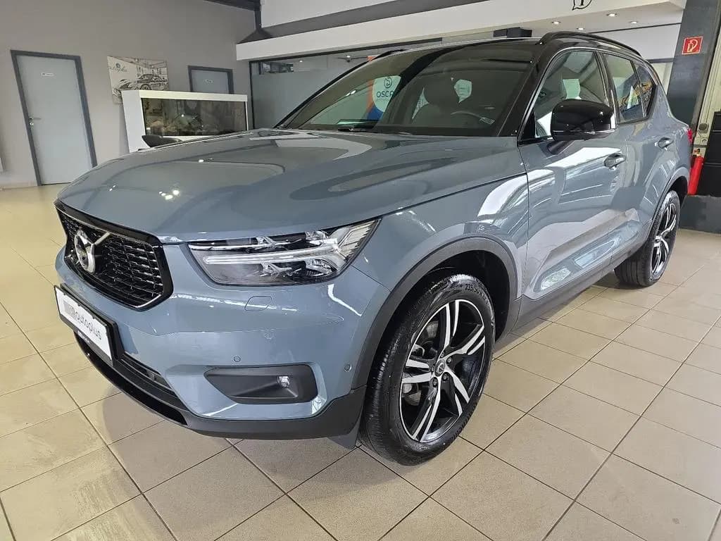 Main__Slider__Photo:Volvo XC40 B4 R-Design ACC 360° Leder 19Zoll WinterPkt 03/2022-0