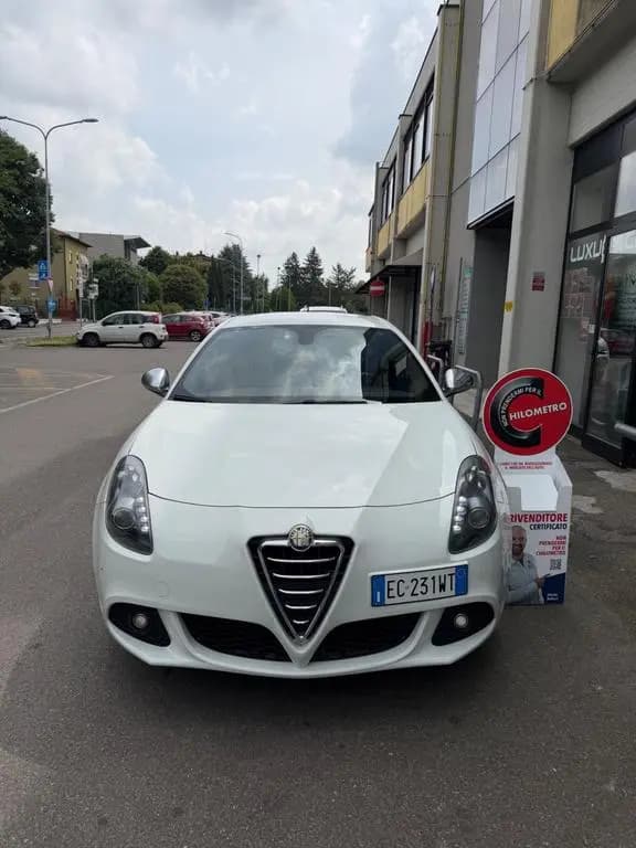 Main__Slider__Photo:Alfa Romeo Giulietta 1.4 Turbo 120 CV Distinctiv 07/2010-0