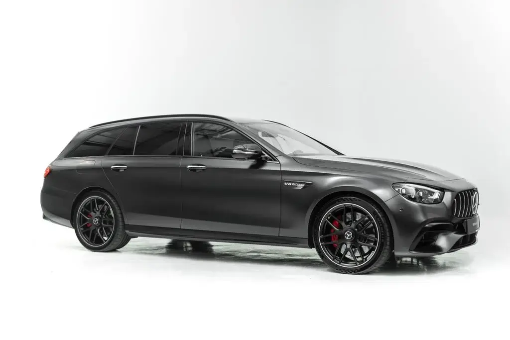 Main__Slider__Photo:Mercedes-Benz E 63 AMG S*AMG PERFORMANCE SITZE* AMG Performance Auspuff 02/2021-1