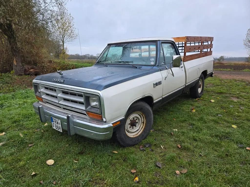 Main__Slider__Photo:Dodge RAM d 350 royal se 07/1986-0