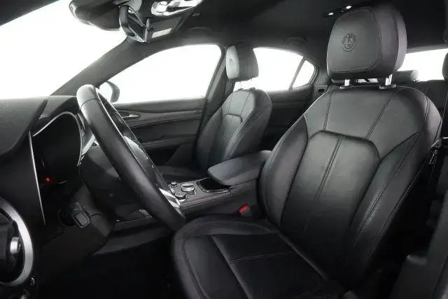 Main__Slider__Photo:Alfa Romeo Stelvio ALFA ROMEO Stelvio Stelvio 2.2 Turbodiesel 210 C 07/2023-1