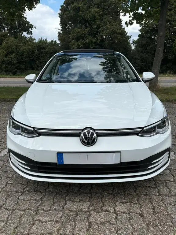 Main__Slider__Photo:Volkswagen Golf 1.5 eTSI *LED*Standheizung*Panoramadach* 08/2020-1