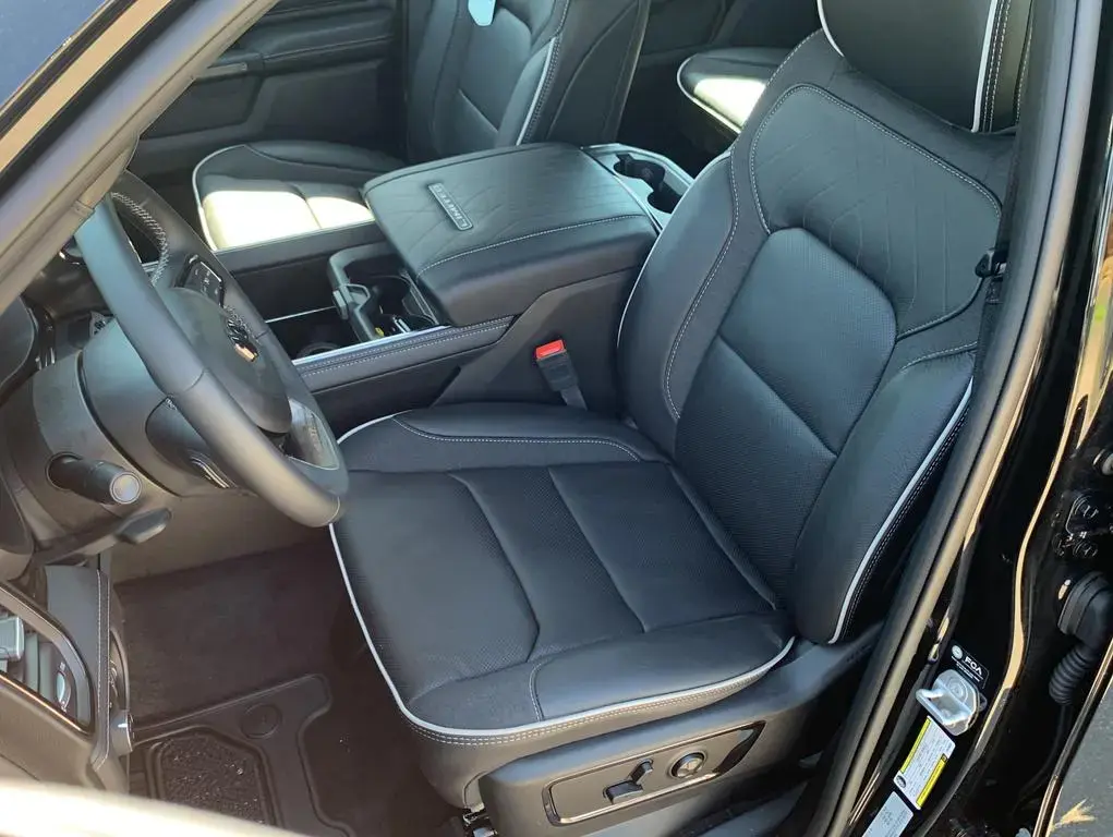Main__Slider__Photo:Dodge RAM 1500 Lim.Night 3.0V6 BiTurbo 540PS|Pano|360° null-1