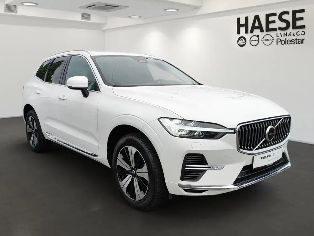 Main__Slider__Photo:Volvo XC60 T6 Inscription Plug-In Hybrid AWD StandHZG 03/2023-1