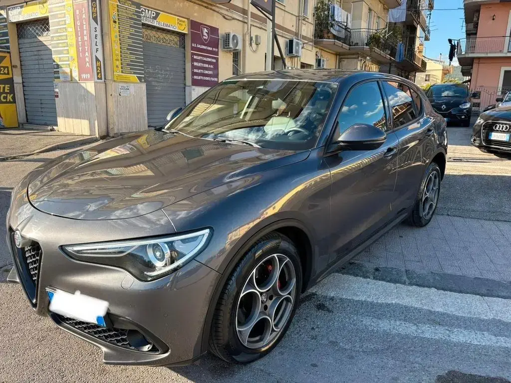 Main__Slider__Photo:Alfa Romeo Stelvio ALFA ROMEO STELVIO AUTOCARRO 12/2022-1