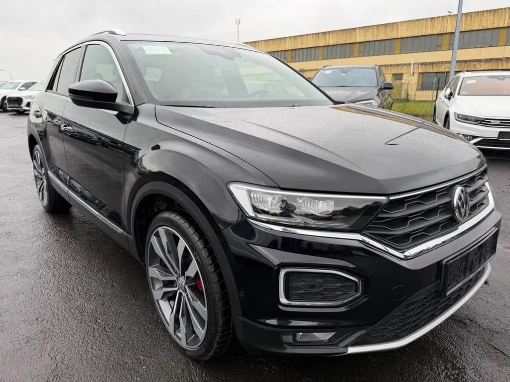 Main__Slider__Photo:Volkswagen T-Roc Sport 4Motion Digital ACC Beats Pano Leder 09/2018-0