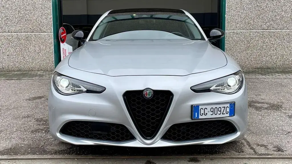Main__Slider__Photo:Alfa Romeo Giulia ALFA ROMEO GIULIA 2.2 TURBODIESEL EXECUTIVE 190C 09/2021-1