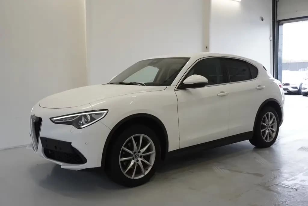 Main__Slider__Photo:Alfa Romeo Stelvio 2,0 TB 280PS Q4 AUT. 08/2019-0